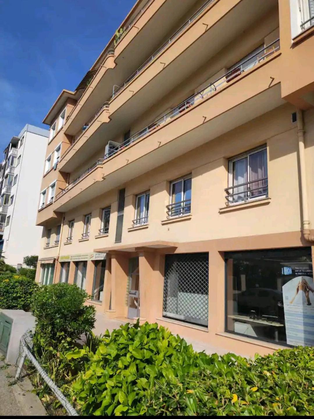 Studio Tout Confort Bord De Mer Vallauris Kültér fotó